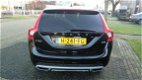 Volvo V60 Cross Country - 2.0 D3 150 Pk Momentum Automaat Trekhaak Leder Navi Ecc-airco Lmv Pdc enz. - 1 - Thumbnail