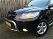 Hyundai Santa Fe - 2.7i V6 4WD AUTOMAAT Dynamic Nieuw Model, Bull+Side Bar, Clima, Parkeersensoren, - 1 - Thumbnail