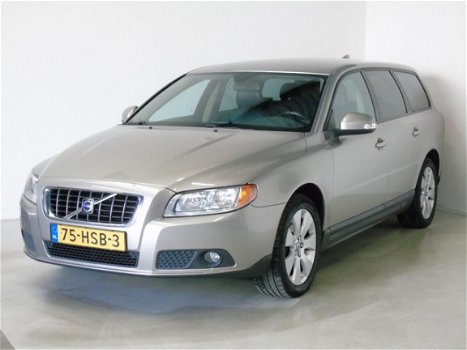 Volvo V70 - 2.0 Kinetic (bj 2009) Navi - 1