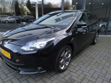 Ford Focus Wagon - 2.0 ECOBOOST 251pk ST-3 , Recaro, Navi, Ecc, Pdc - 1