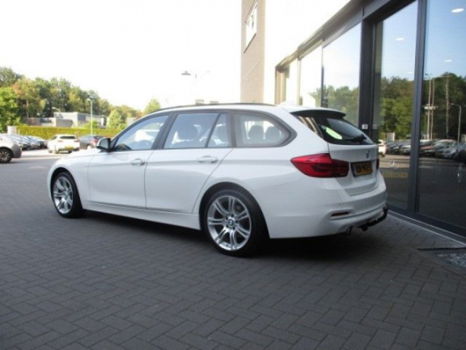 BMW 3-serie Touring - 318d 150pk Executive, LED, Stoelverw, Clima, PDC, Trekhk - 1