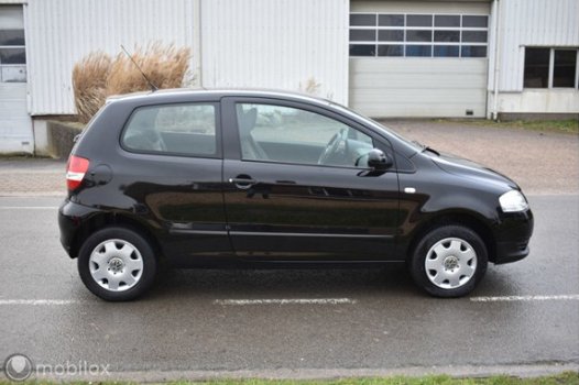 Volkswagen Fox - 1.2 Trendline *Airco *Trekhaak *Nette auto - 1