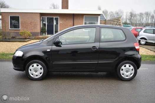 Volkswagen Fox - 1.2 Trendline *Airco *Trekhaak *Nette auto - 1