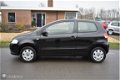 Volkswagen Fox - 1.2 Trendline *Airco *Trekhaak *Nette auto - 1 - Thumbnail