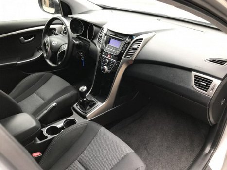 Hyundai i30 Wagon - 1.6 GDI i-Motion | Elektrische ramen | Radio/CD | Cruise Control | Airco | Staat - 1