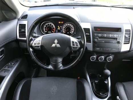 Mitsubishi Outlander - 2.0 Intro Edition | Cruise Control | Airco | LM Velgen | Radio/CD | Staat in - 1