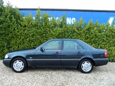 Mercedes-Benz C-klasse - 1.8 C180 SEDAN CLASSIC Classic