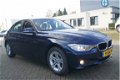 BMW 3-serie - 316d Upgrade Edition AIRCO I PDC I NAVI I MULTI MEDIA I LMV I UPGRADE EDITION I DEALER - 1 - Thumbnail