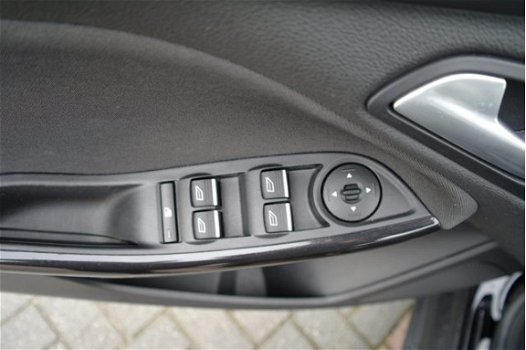 Ford Focus Wagon - 1.5 TDCI Titanium Lease Edition 100% onderhouden - 1