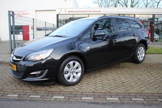 Opel Astra Sports Tourer - 1.6 Active 