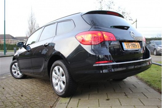 Opel Astra Sports Tourer - 1.6 Active 