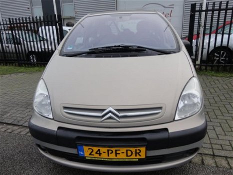 Citroën Xsara Picasso - 1.6i 5 deurs, AIRCO, NIEUWE APK en rijd, remt, schakelt zeer goed - 1