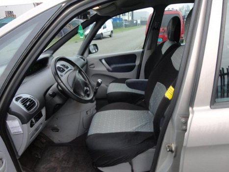 Citroën Xsara Picasso - 1.6i 5 deurs, AIRCO, NIEUWE APK en rijd, remt, schakelt zeer goed - 1