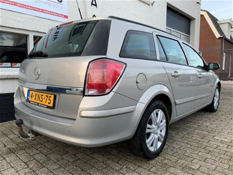 Opel Astra Wagon - 1.6 Essentia Navi Cruise Airco Trekhaak - 1