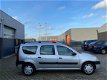 Dacia Logan MCV - 1.5 dCi Lauréate 7p. 2DE EGNR, AIRCO, NAP, APK, - 1 - Thumbnail