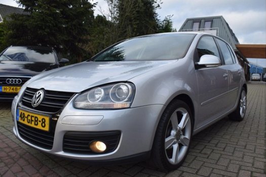 Volkswagen Golf - 1.6 FSI GT Sport 5 DRS/AIRCO/CRUISE/NAVI/XENON/18 INCH/NETTE STAAT - 1