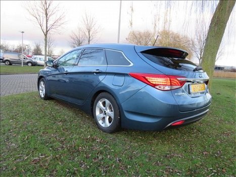 Hyundai i40 Wagon - 1.6 GDI Business Edition NAVI LMV AIRCO CRUISE *NL-AUTO - 1