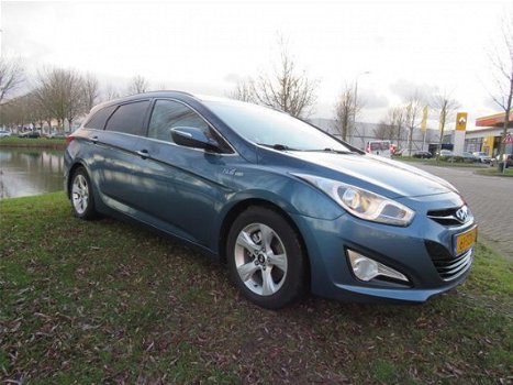 Hyundai i40 Wagon - 1.6 GDI Business Edition NAVI LMV AIRCO CRUISE *NL-AUTO - 1