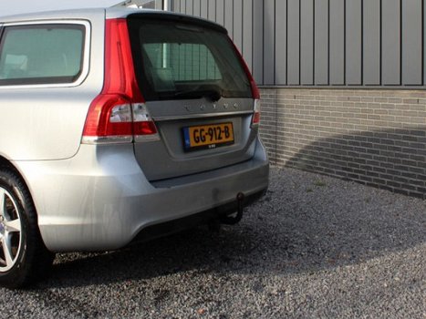 Volvo V70 - 2.0 D2 120pk Classic Edition XENON & TREKHAAK - 1