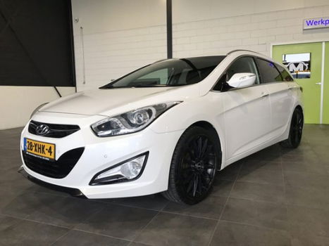 Hyundai i40 Wagon - 1.6 GDI Blue Business Edition Airco ECC | Navigatie | Trekhaak | Parkeersensoren - 1