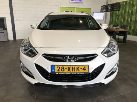 Hyundai i40 Wagon - 1.6 GDI Blue Business Edition Airco ECC | Navigatie | Trekhaak | Parkeersensoren - 1