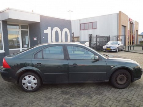 Ford Mondeo - 1.8-16V Ambiente - 1