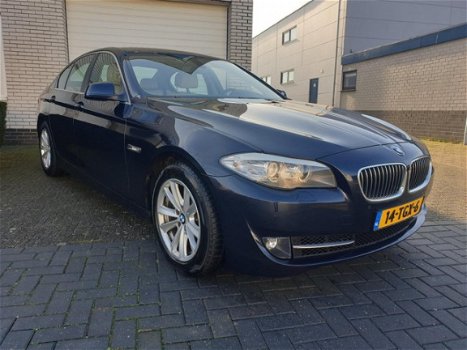 BMW 5-serie - 520i Executive Automaat Navigatie 1e Eigenaar Nieuwstaat - 1