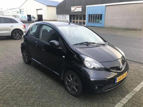 Toyota Aygo - 1.0-12V Sport 1jaar apk/AIRCO/ NAP/ elek ramen/ ZEER NETTE AUTO - 1