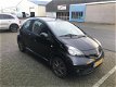 Toyota Aygo - 1.0-12V Sport 1jaar apk/AIRCO/ NAP/ elek ramen/ ZEER NETTE AUTO - 1 - Thumbnail