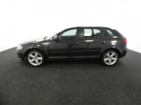 Audi A3 Sportback - 1.6 TDI Attraction Pro Line - 1