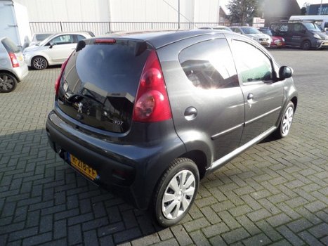 Peugeot 107 - 1.0 68PK 5D Active - 1