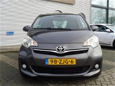 Toyota Verso S - 1.3 VVT-i Dynamic Navigatie / Climate Control