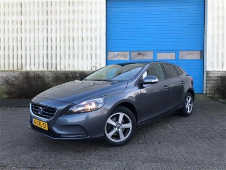 Volvo V40 - 2013 * 1.6 D2 * NAVI * CLIMA * Euro 5 - 1