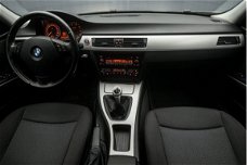 BMW 3-serie - 320I Sport (XENON, 19 INCH, CLIMATE, CRUISE, SPORTSTOELEN, MULTIF. STUUR, AIRCO, NIEUW