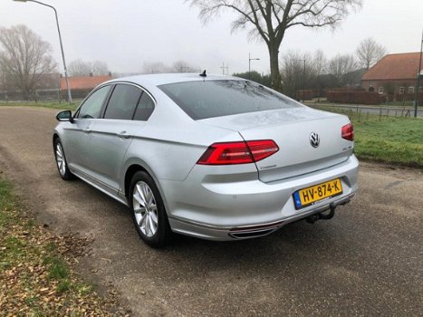 Volkswagen Passat - 1.6 TDI R edition Xenon Virtual cockpit - 1