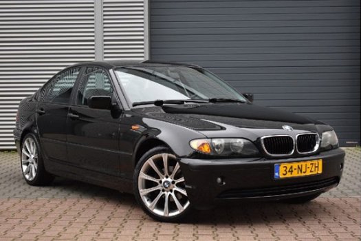 BMW 3-serie - 318i Facelift 143PK Airco Navi Cruise 18