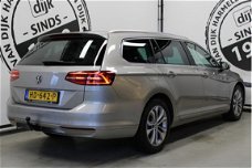 Volkswagen Passat Variant - 1.6 TDI Highline XENON LEDER NAVIGATIE CAMERA 17 INCH