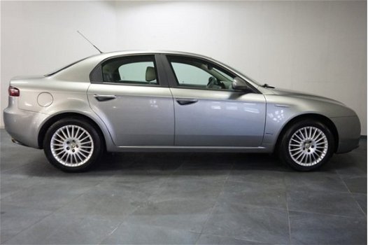 Alfa Romeo 159 - 2.2 JTS Distinctive - 1