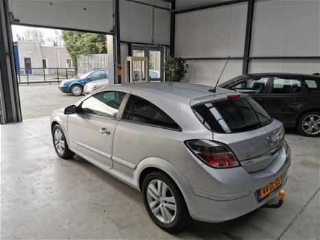 Opel Astra GTC - 1.8 Executive - Clima, Navi, Cruise, Leer, AUX, LM - 1