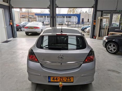 Opel Astra GTC - 1.8 Executive - Clima, Navi, Cruise, Leer, AUX, LM - 1