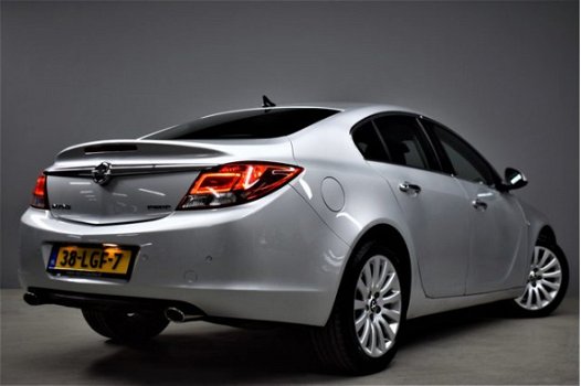 Opel Insignia - 2.0 T 220pk Cosmo Automaat Lmw/Navi/Clima/Pdc/Camera/NLauto/71dkm NAP - 1