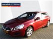 Volvo V60 - 2.0T Momentum Navigatie | Cruise control | Climate control | Afneembare trekhaak | - 1 - Thumbnail