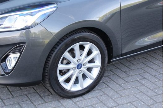 Ford Fiesta - 1.0 100pk Ecob. 5-drs Titanium / navigatie / bluetooth / parkeersensoren - 1