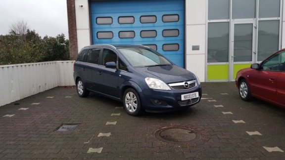 Opel Zafira - 1.8 Cosmo Nieuwstaat 7persoons - 1