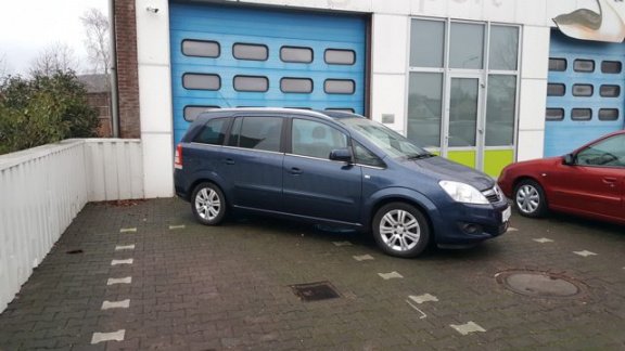 Opel Zafira - 1.8 Cosmo Nieuwstaat 7persoons - 1