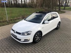 Volkswagen Golf - 1.2 TSI Lounge "Panoramadak /Navi / Nwstaat"