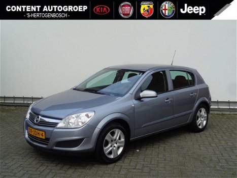 Opel Astra - 1.6 16V 5D 85KW Executive / Navi / 97.000 KM - 1