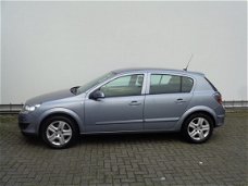 Opel Astra - 1.6 16V 5D 85KW Executive / Navi / 97.000 KM