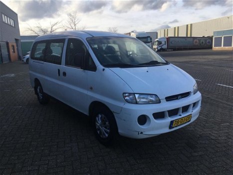 Hyundai H 200 - 2.4 lang 9seater BENZINE / 9 PERSOONS / RADIO CD - 1