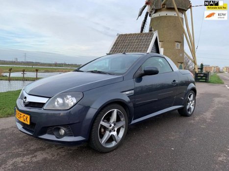 Opel Tigra TwinTop - 1.4-16V Linea Rosso AUTOMAAT 67000KM LEDER NAVI AIRCO - 1